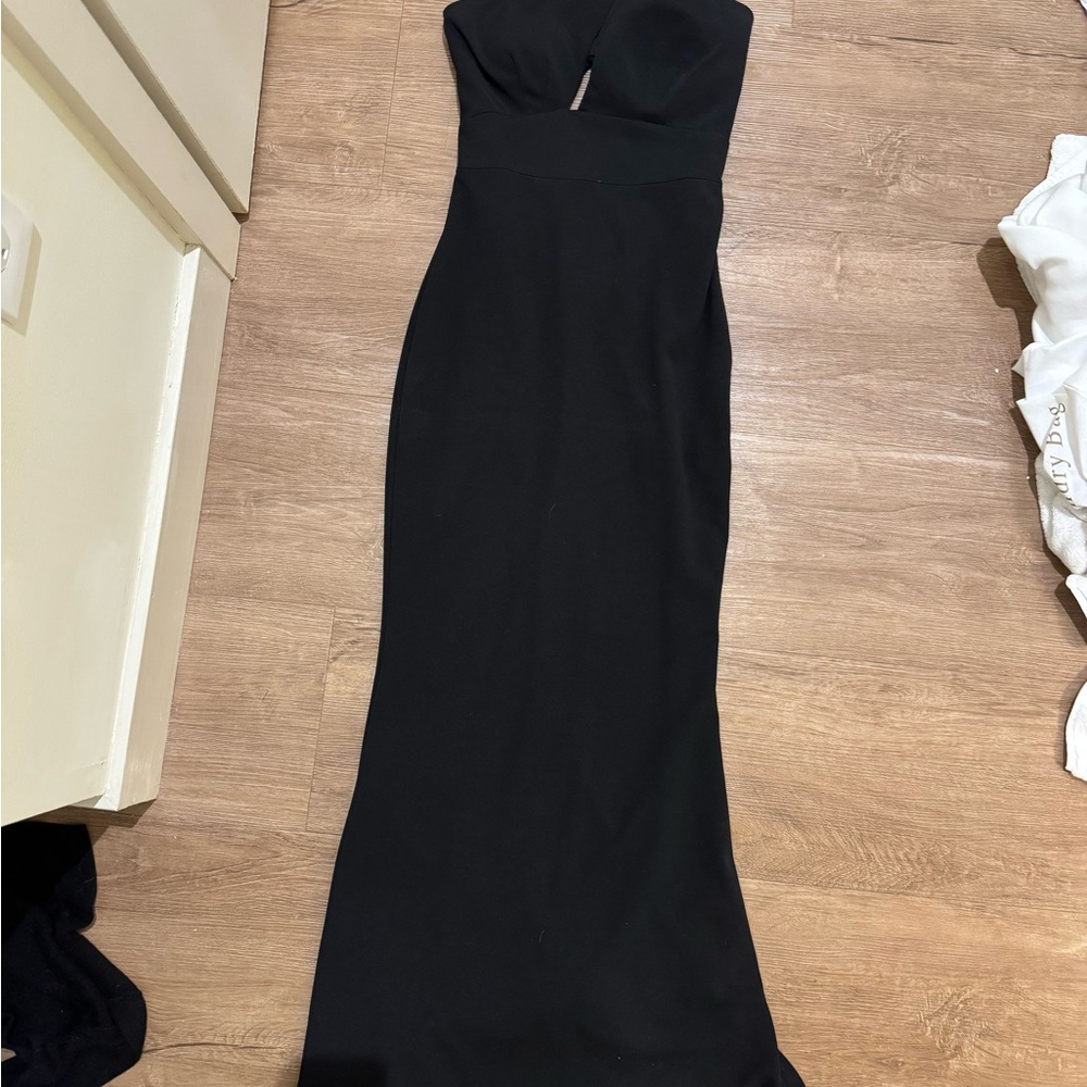 Elegant Black Strapless Evening Dress